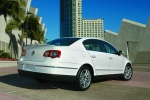 Picture of 2010 Volkswagen Passat Sedan 2.0T in Candy White