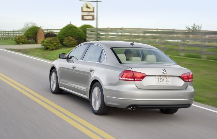 2012 Volkswagen Passat Sedan 2.5 SEL Picture