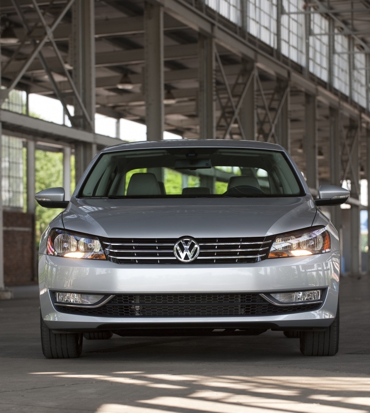 2012 Volkswagen Passat Sedan 3.6 SE Picture