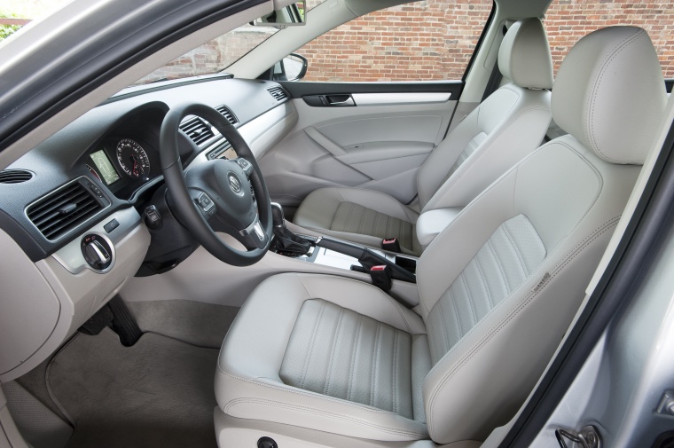 2012 Volkswagen Passat Sedan Front Seats Picture