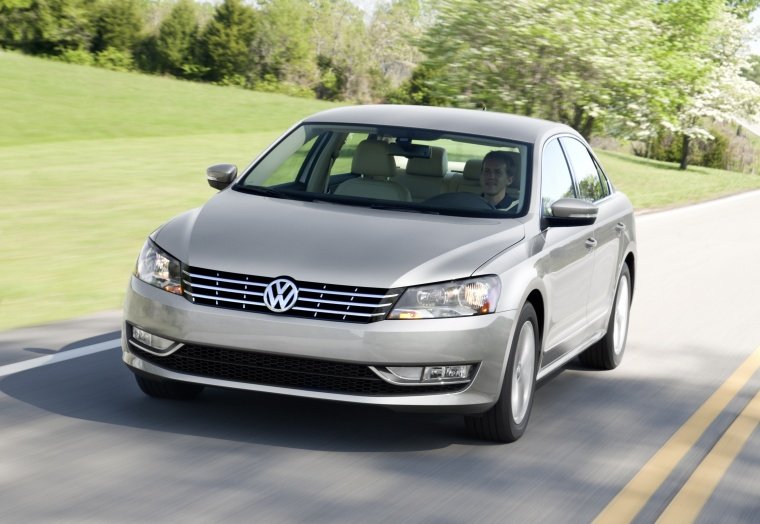 2012 Volkswagen Passat Sedan 2.5 SEL Picture