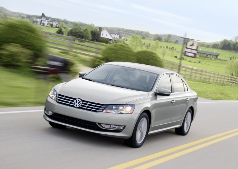 2013 Volkswagen Passat Sedan 2.5 SEL Picture