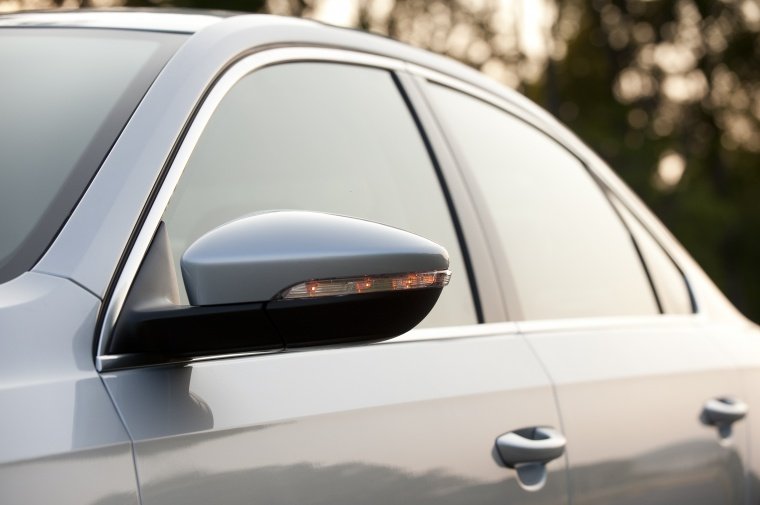 2013 Volkswagen Passat Sedan Door Mirror Picture