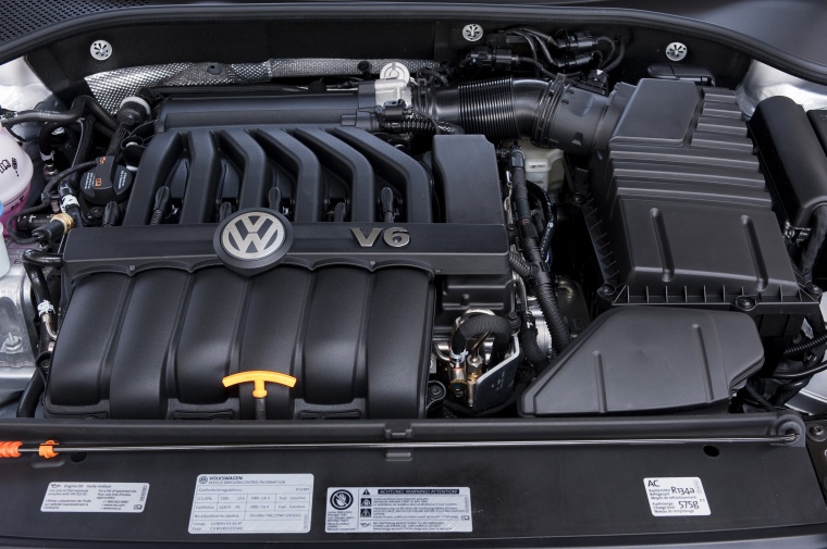 2013 Volkswagen Passat Sedan 3.6-liter V6 engine Picture