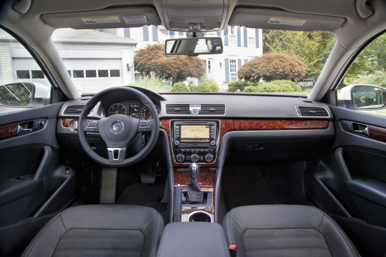 2013 Volkswagen Passat Sedan TDI Cockpit Picture
