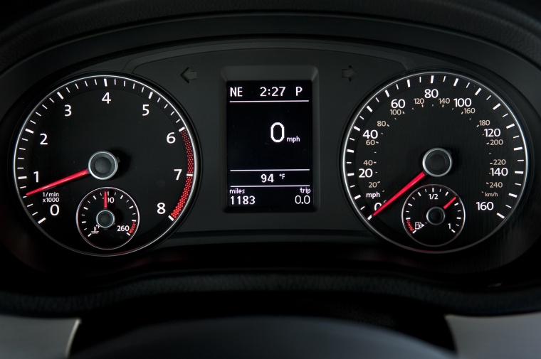 2015 Volkswagen Passat Sedan Gauges Picture