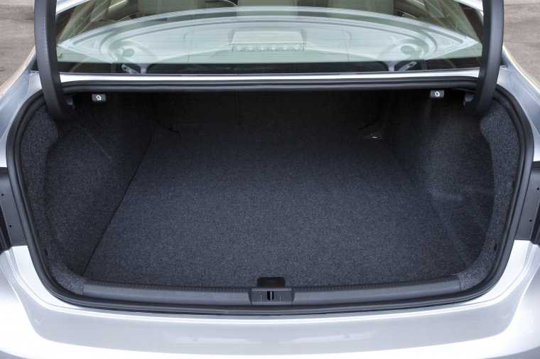 2015 Volkswagen Passat Sedan Trunk Picture
