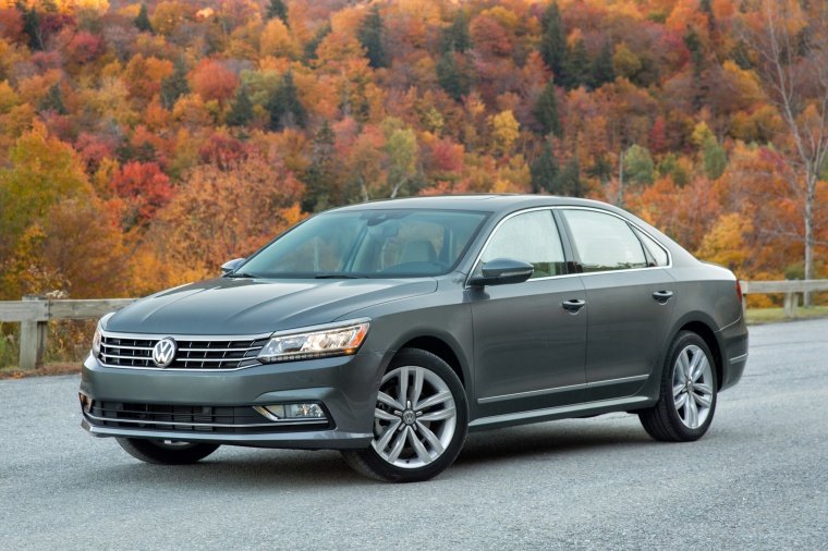 2016 Volkswagen Passat V6 Sedan Picture