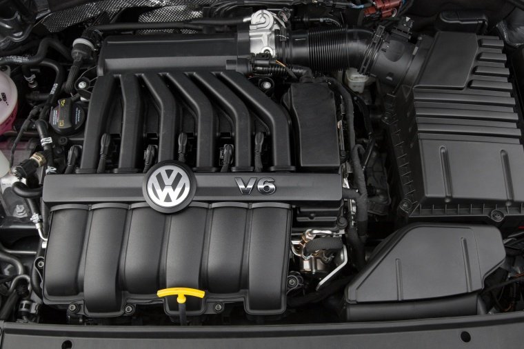 2016 Volkswagen Passat V6 Sedan 3.6-liter V6 Engine Picture