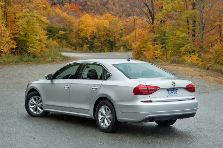 2017 Volkswagen Passat 1.8T Sedan Picture