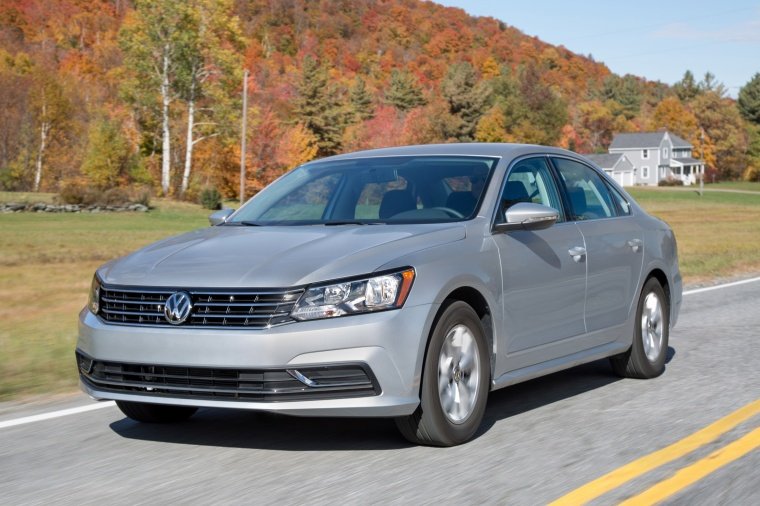 2017 Volkswagen Passat 1.8T Sedan Picture