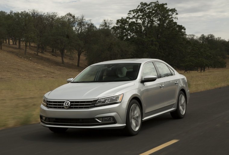 2017 Volkswagen Passat 1.8T Sedan Picture