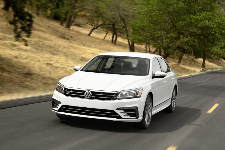 2018 Volkswagen Passat Sedan Picture