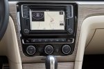 Picture of 2018 Volkswagen Passat V6 Sedan Center Stack