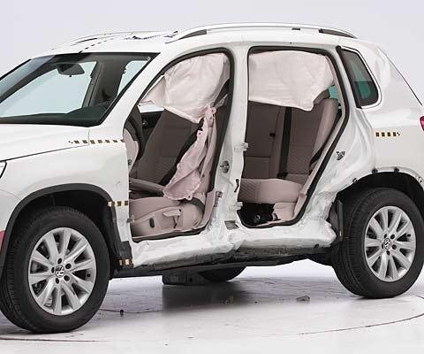 2010 Volkswagen Tiguan IIHS Side Impact Crash Test Picture