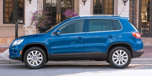 2010 Volkswagen Tiguan Reviews / Specs / Pictures / Prices