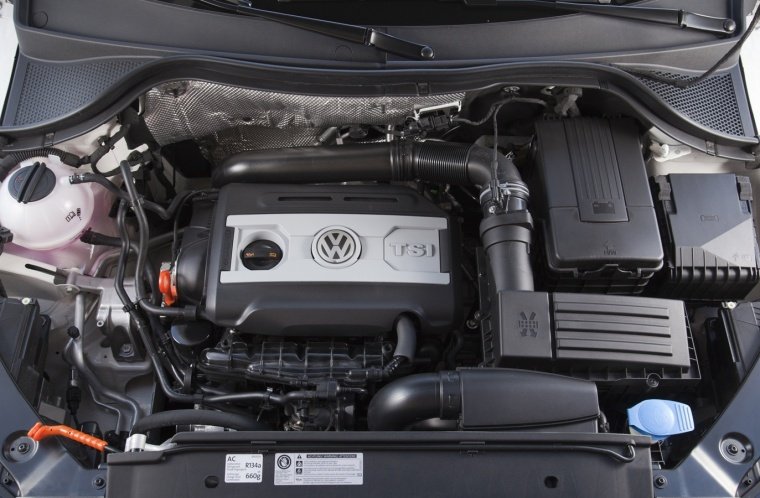 2012 Volkswagen Tiguan 2.0-liter Turbocharged 4-cylinder Engine Picture