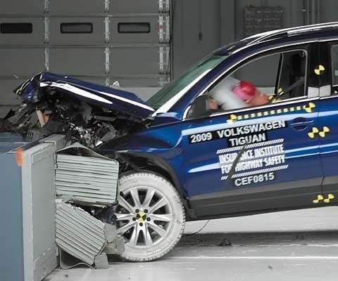 2014 Volkswagen Tiguan IIHS Frontal Impact Crash Test Picture