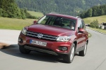 Picture of 2015 Volkswagen Tiguan in Wild Cherry Metallic