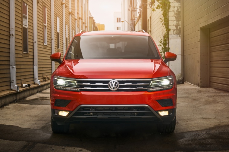 2018 Volkswagen Tiguan SEL Picture