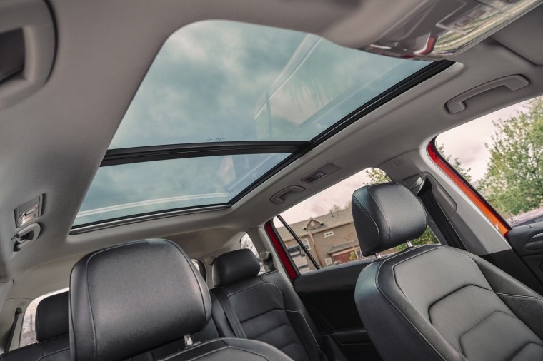 2018 Volkswagen Tiguan SEL Moonroof Picture
