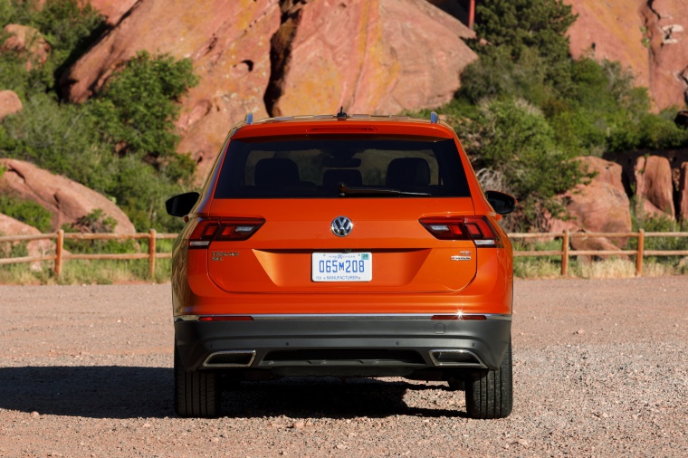 2019 Volkswagen Tiguan SEL Picture