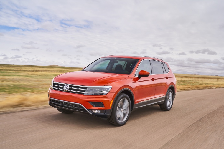 2019 Volkswagen Tiguan SEL Picture