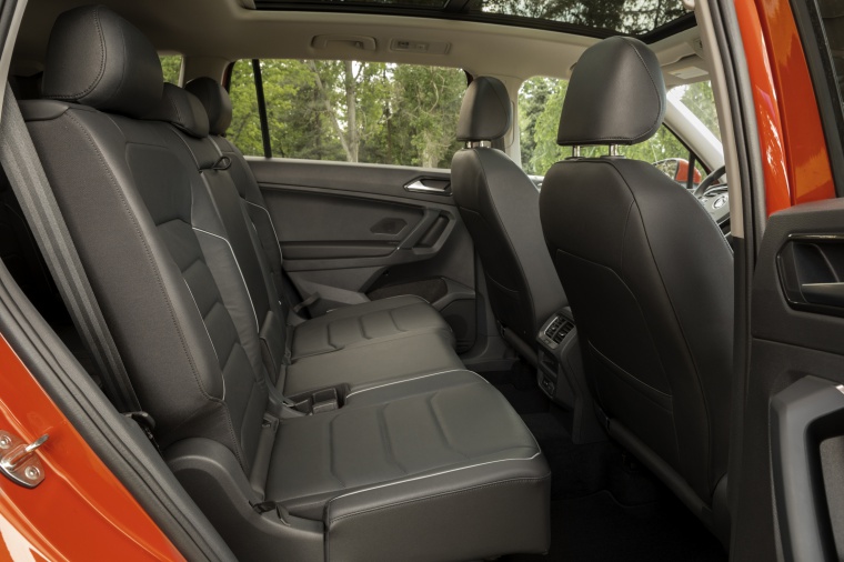 2019 Volkswagen Tiguan SEL Rear Seats Picture