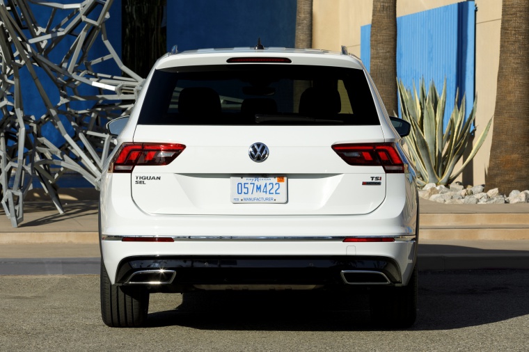 2019 Volkswagen Tiguan R-Line Picture