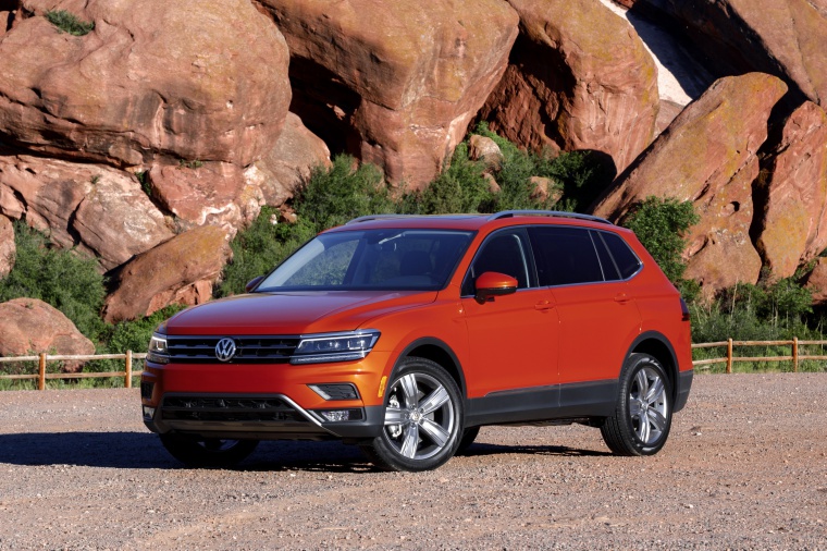 2019 Volkswagen Tiguan SEL Picture