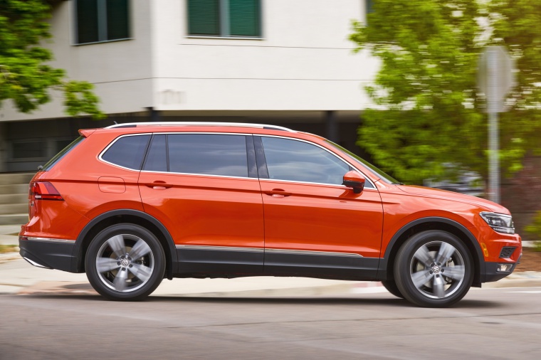 2019 Volkswagen Tiguan SEL Picture