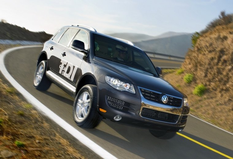 2010 Volkswagen Touareg TDI Picture