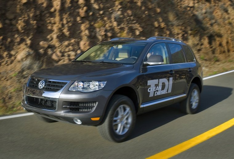 2010 Volkswagen Touareg TDI Picture