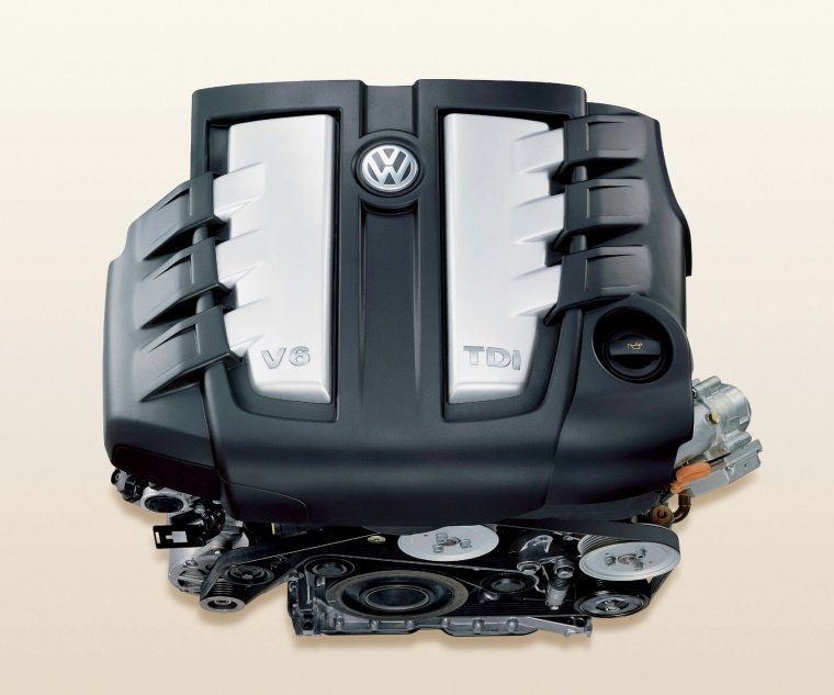 2010 Volkswagen Touareg 3.0-liter V6 TDI Engine Picture