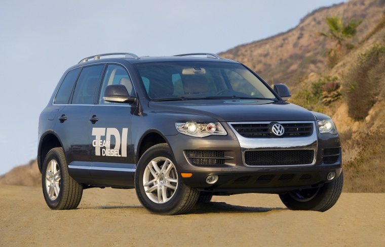 2010 Volkswagen Touareg TDI Picture