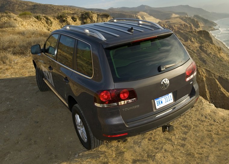 2010 Volkswagen Touareg TDI Picture