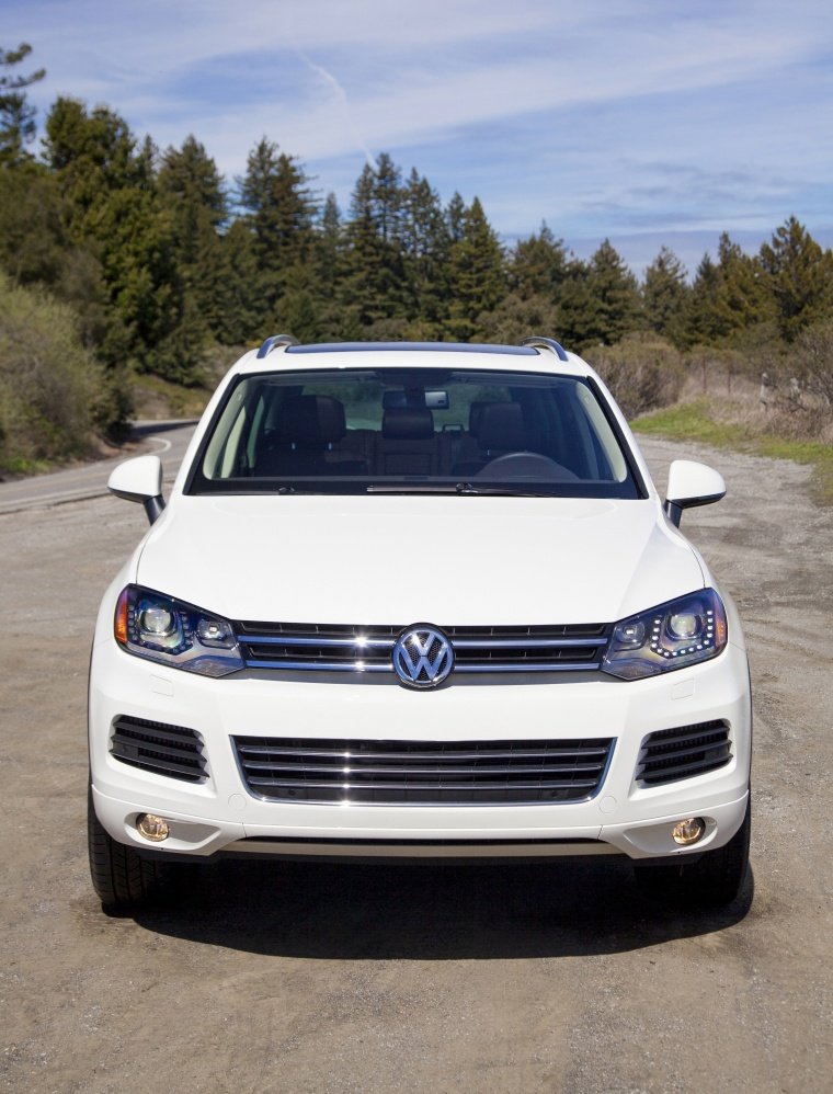 2011 Volkswagen Touareg TDI Picture