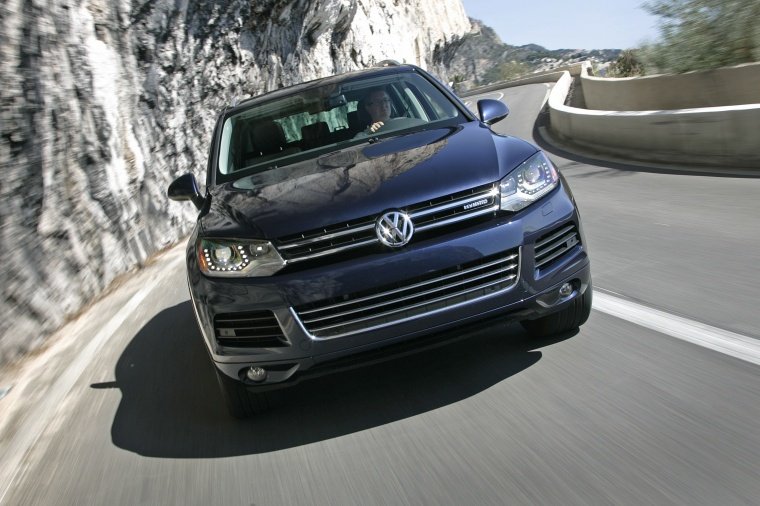 2011 Volkswagen Touareg Hybrid Picture