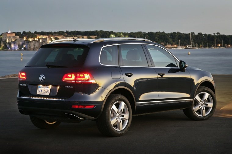 2012 Volkswagen Touareg Hybrid Picture