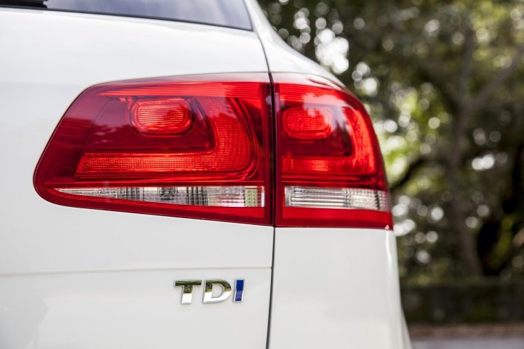 2012 Volkswagen Touareg TDI Tail Light Picture