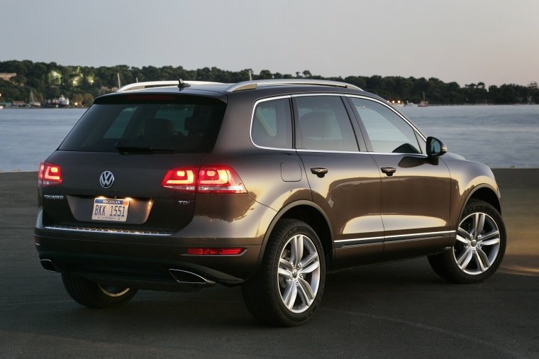 2012 Volkswagen Touareg TDI Picture