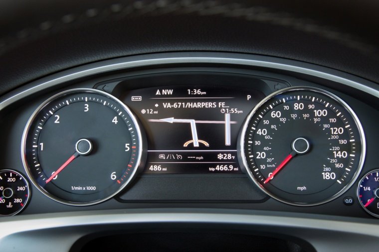 2015 Volkswagen (VW) Touareg TDI Gauges Picture