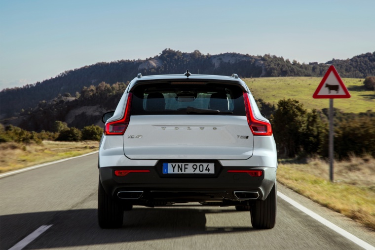 2019 Volvo XC40 T5 R-Design AWD Picture