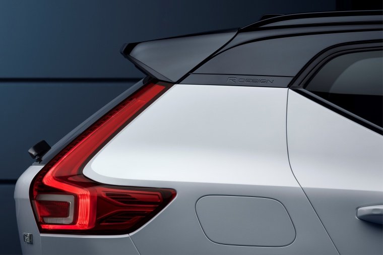 2019 Volvo XC40 T5 R-Design AWD Tail Light Picture