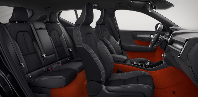 2019 Volvo XC40 T5 R-Design AWD Interior Picture