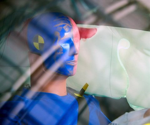 2019 Volvo XC40 IIHS Frontal Impact Crash Test Picture