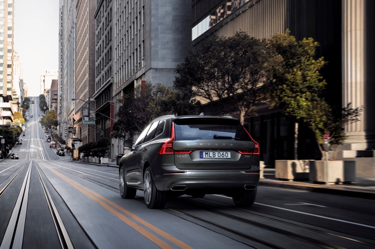 2018 Volvo XC60 T6 AWD Picture