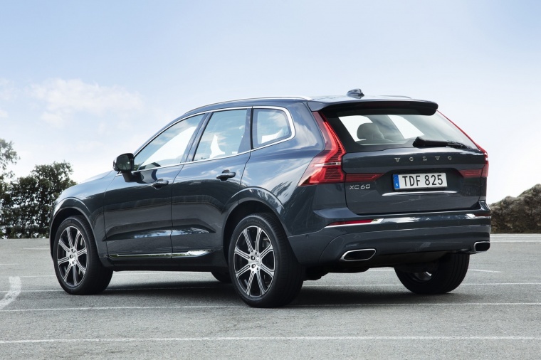 2018 Volvo XC60 T6 AWD Picture