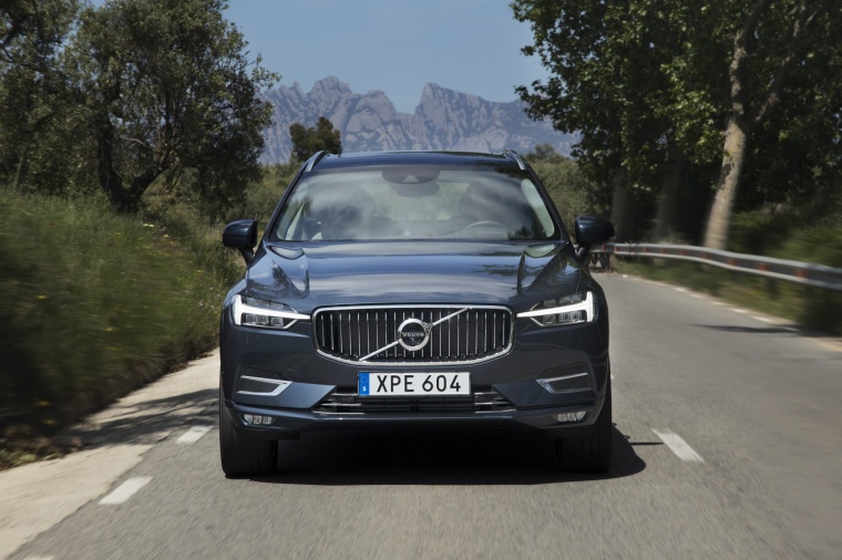 2018 Volvo XC60 T6 AWD Picture