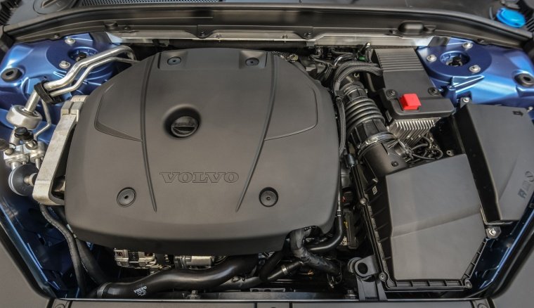 2018 Volvo XC60 T6 AWD 2.0-liter 4-cylinder supercharged and turbocharged Engine Picture